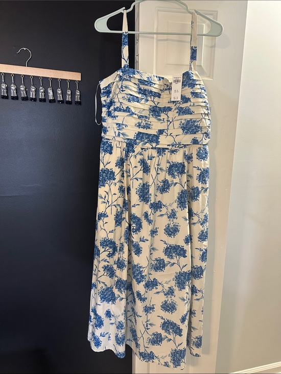 Abercrombie & Fitch Dresses & Skirts - Abercrombie & Fitch Blue Floral Spaghetti Strap Midi Dress